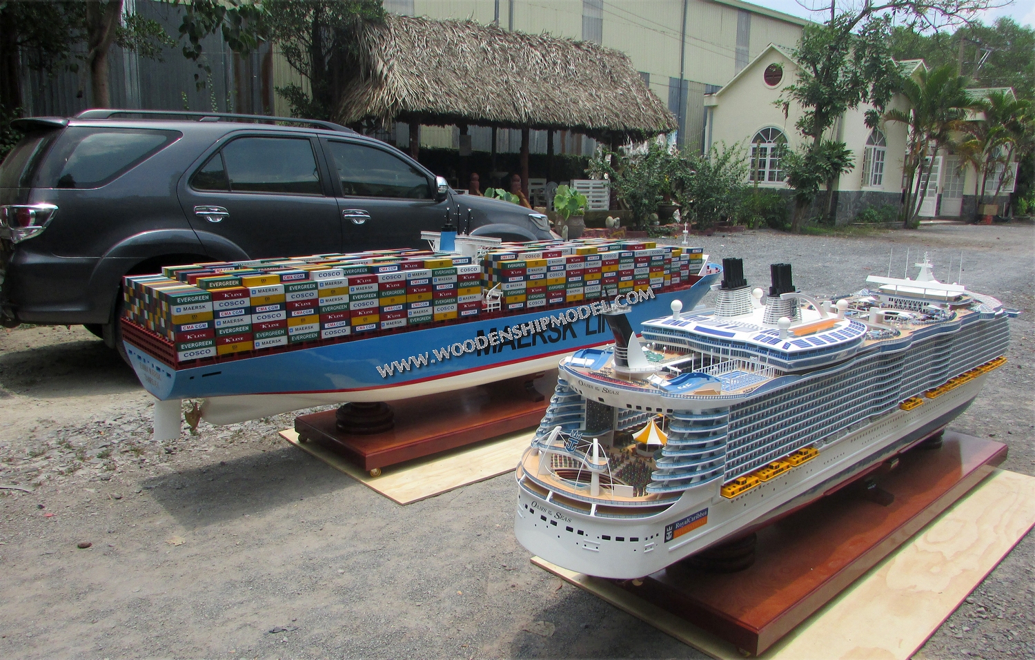 Oasis of the Seas Model Ship