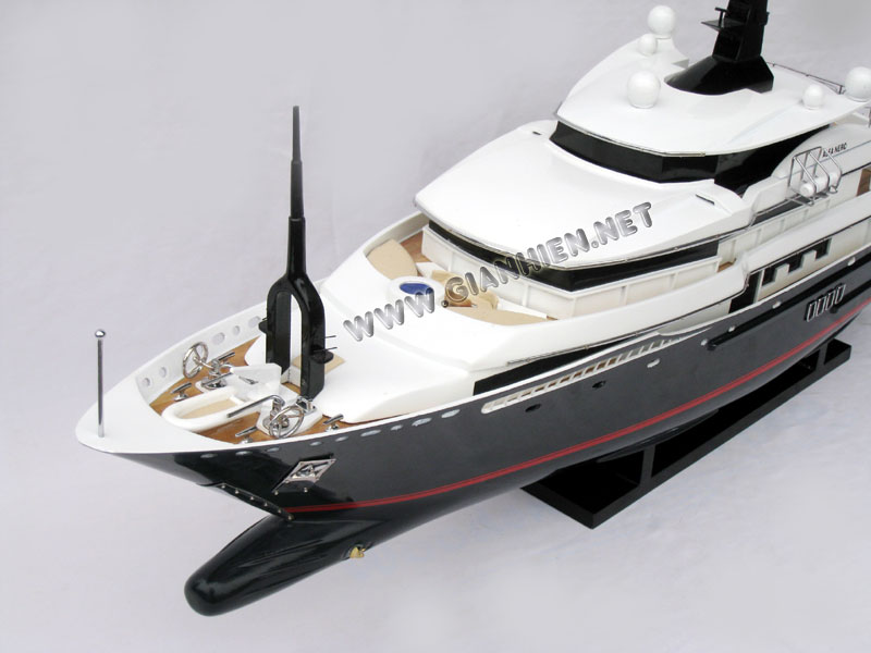 ALFA NERO MODERN YACHT, yacht model Alfa Nero, Hand-crafted Alfa Nero yacht model, hand-made alfa nero model, yacht model alfa nero, display model alfa nero, yacht model for display, alfa nero cayman island yacht model, hand-made yacht model alfa nero, alfa nero for display, alfa nero luxury yacht