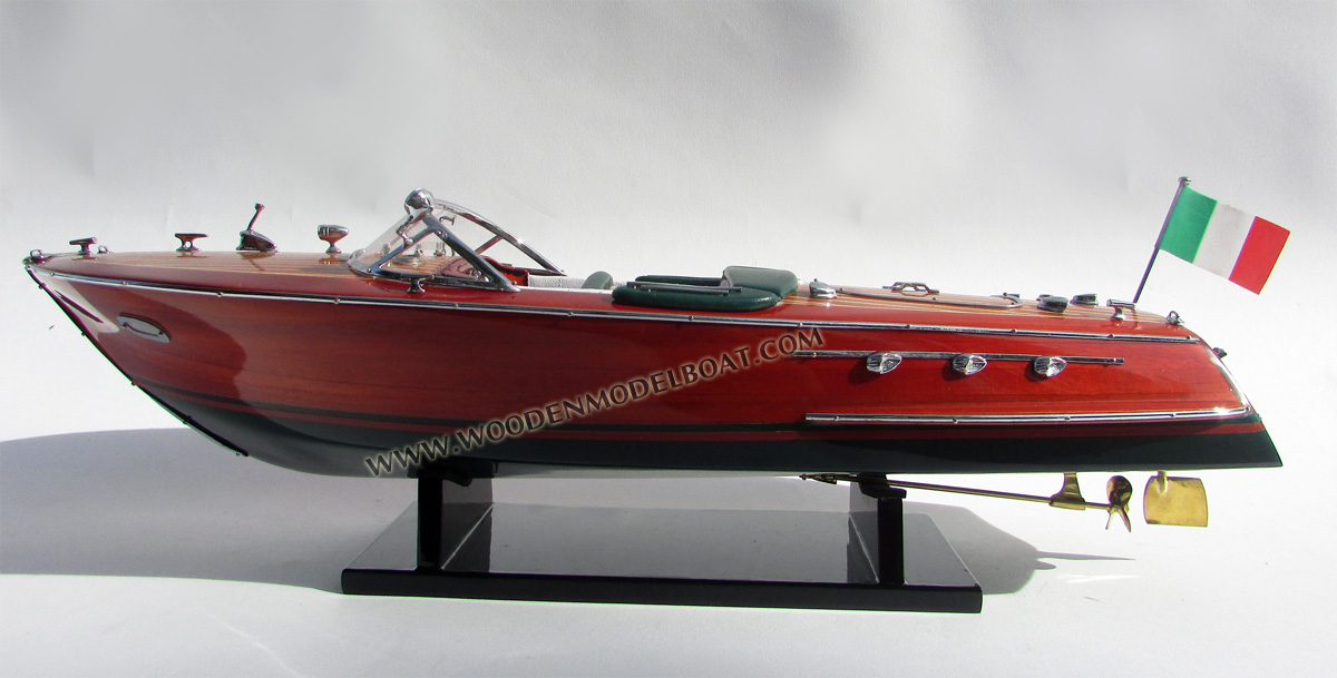 Model Riva Ariston, Riva Ariston, Riva Ariston speed boat, Riva Ariston boat model, Riva Ariston wooden model boat, Riva Ariston handmade, Riva Ariston handcrafted, Italia boats, handcrafted Riva Ariston, Quality model boat Riva Ariston, scale model boat Riva Ariston, display model boat Riva Ariston, wooden model boat