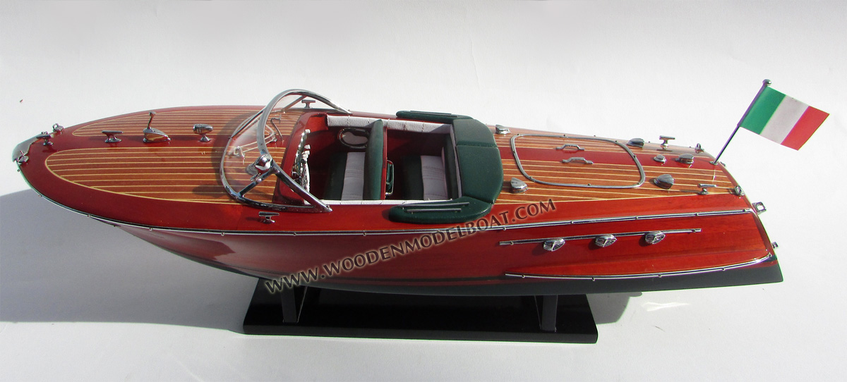 Riva Ariston Deck view, Riva Ariston, Riva Ariston speed boat, Riva Ariston boat model, Riva Ariston wooden model boat, Riva Ariston handmade, Riva Ariston handcrafted, Italia boats, handcrafted Riva Ariston, Quality model boat Riva Ariston, scale model boat Riva Ariston, display model boat Riva Ariston, wooden model boat