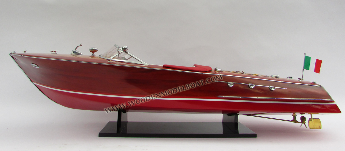 Riva Ariston Deck view, Riva Ariston, Riva Ariston speed boat, Riva Ariston boat model, Riva Ariston wooden model boat, Riva Ariston handmade, Riva Ariston handcrafted, Italia boats, handcrafted Riva Ariston, Quality model boat Riva Ariston, scale model boat Riva Ariston, display model boat Riva Ariston, wooden model boat