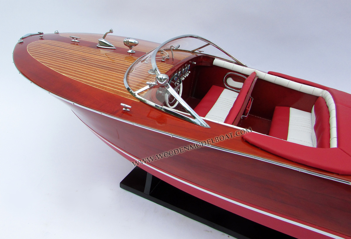 Riva Ariston ster, Riva Ariston, Riva Ariston speed boat, Riva Ariston boat model, Riva Ariston wooden model boat, Riva Ariston handmade, Riva Ariston handcrafted, Italia boats, handcrafted Riva Ariston, Quality model boat Riva Ariston, scale model boat Riva Ariston, display model boat Riva Ariston, wooden model boat