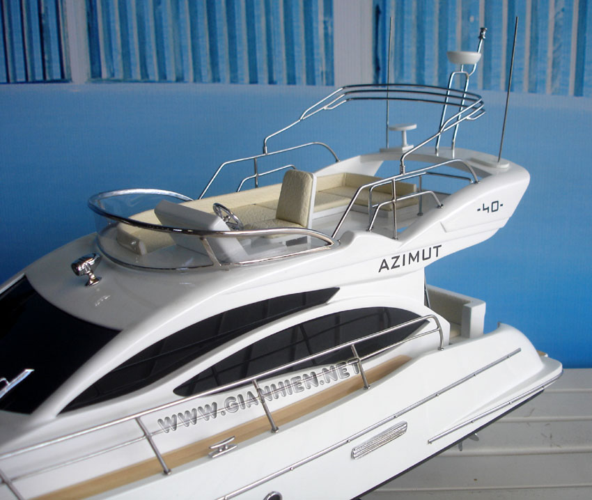 model Azimut 40