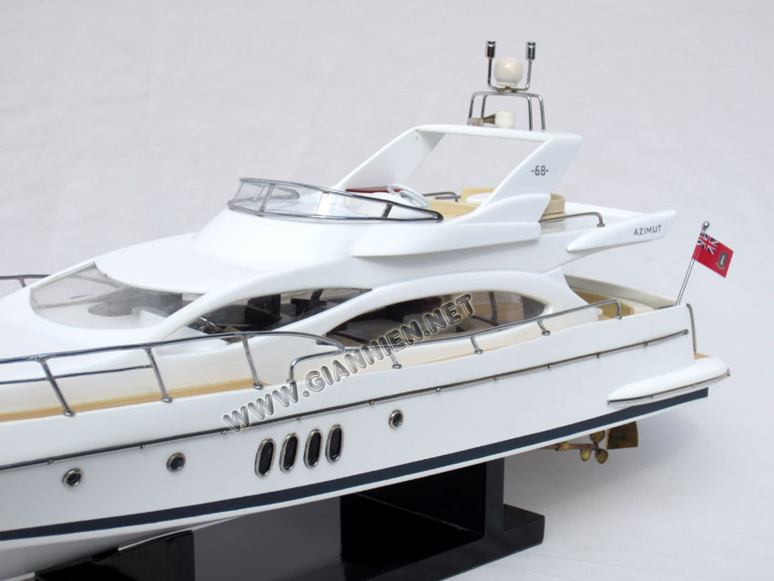 Azimut 68