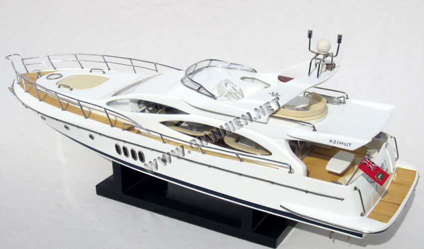 Azimut 68 model hand made