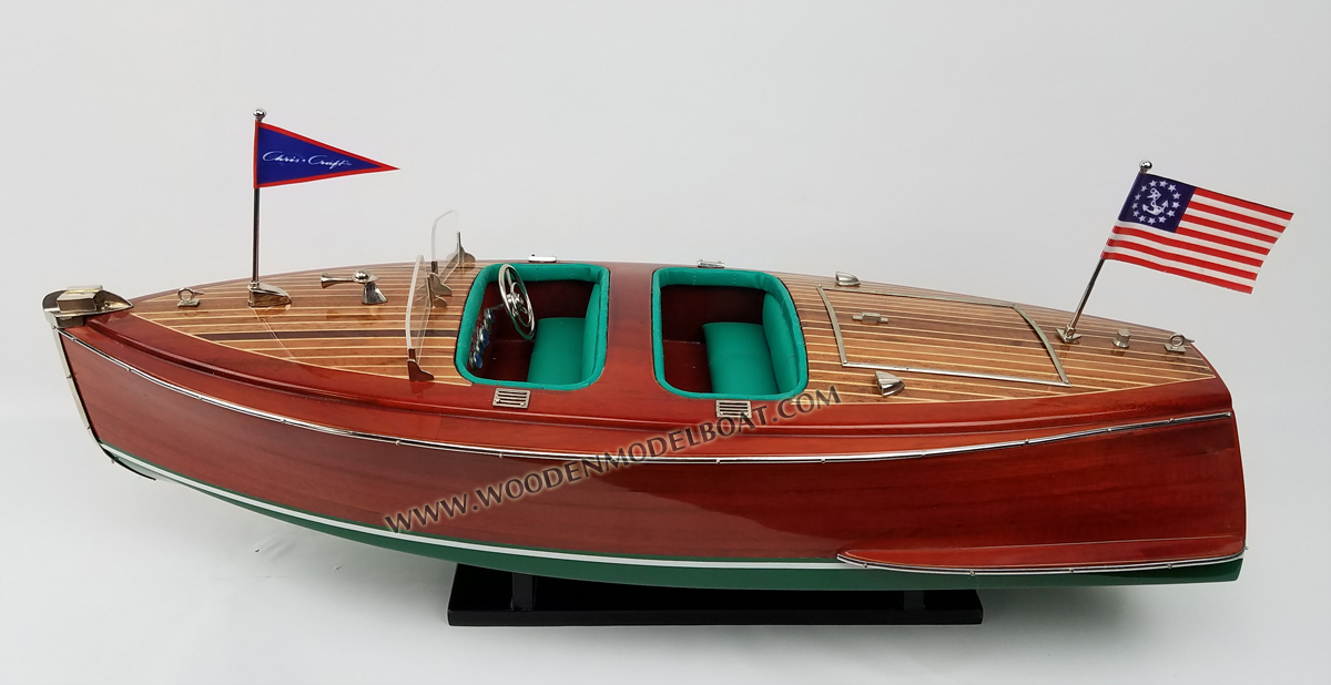 chris craft deluxe model, model boat chris craft, wooden model boat chris craft deluxe, deluxe chris craft boat, wooden boat chris craft, wooden model boat chris craft deluxe, hand-crafted chris craft model boat, MODEL BOAT CHRIS CRAFT DELUXE RUNABOUT 1942, Chris Craft DELUXE RUNABOUT 1942 model American speed boat, Chris Craft DELUXE RUNABOUT 1942 wooden ship model