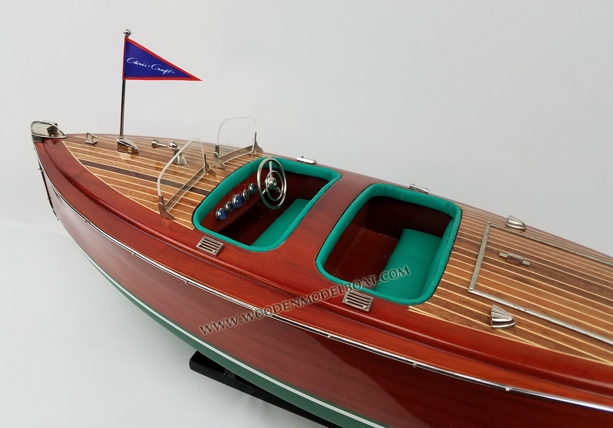 chris craft deluxe model, model boat chris craft, wooden model boat chris craft deluxe, deluxe chris craft boat, wooden boat chris craft, wooden model boat chris craft deluxe, hand-crafted chris craft model boat, MODEL BOAT CHRIS CRAFT DELUXE RUNABOUT 1942, Chris Craft DELUXE RUNABOUT 1942 model American speed boat, Chris Craft DELUXE RUNABOUT 1942 wooden ship model