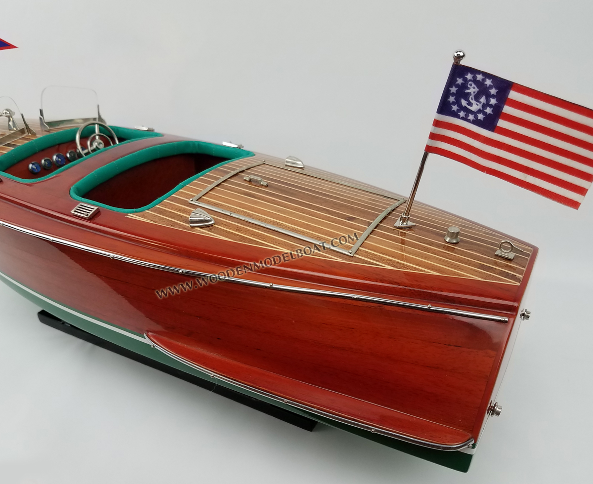 chris craft deluxe model, model boat chris craft, wooden model boat chris craft deluxe, deluxe chris craft boat, wooden boat chris craft, wooden model boat chris craft deluxe, hand-crafted chris craft model boat, MODEL BOAT CHRIS CRAFT DELUXE RUNABOUT 1942, Chris Craft DELUXE RUNABOUT 1942 model American speed boat, Chris Craft DELUXE RUNABOUT 1942 wooden ship model