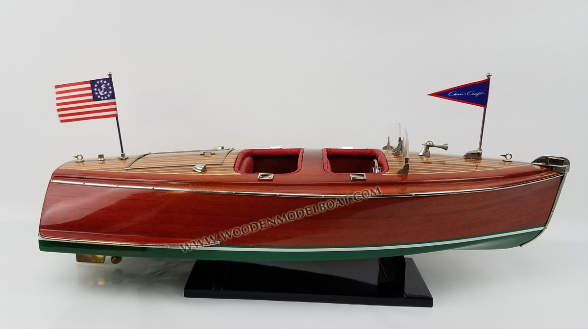 chris craft deluxe model, model boat chris craft, wooden model boat chris craft deluxe, deluxe chris craft boat, wooden boat chris craft, wooden model boat chris craft deluxe, hand-crafted chris craft model boat, MODEL BOAT CHRIS CRAFT DELUXE RUNABOUT 1942, Chris Craft DELUXE RUNABOUT 1942 model American speed boat, Chris Craft DELUXE RUNABOUT 1942 wooden ship model