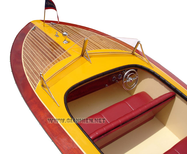 Model Chris Craft Riviera 1954 Cockpit View