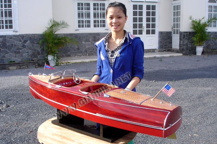 Chris Craft 1940 model ready for display and RC