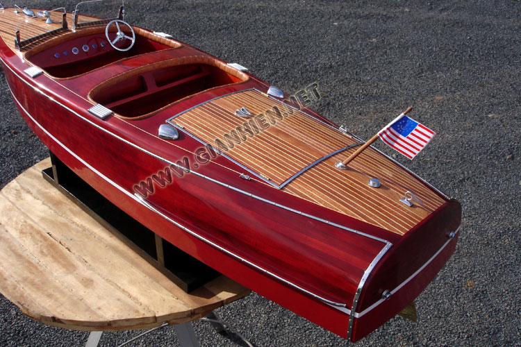 Chris Craft 1940 stern, Chris Craft barrel back 1940, wooden model boat CHRIS CRAFT 1940, Chris Craft 1940 wooden model boat, Chris Craft 1940 American speed boat, Chris Craft 1940 custom model boat, model boat runabout 1940, wooden model boat CHRIS CRAFT runabout 1940, chris craft runabout model boat, handcrafted Chirs Craft model boat, woodenmodelboat chris craft, chris craft model for display, chris craft boat, american chris craft model boat, 1940 19' Chris Craft Barrel Back Runabout. model chris craft barrel back, Classic Chris Craft Barrel Back 1940's RC ready