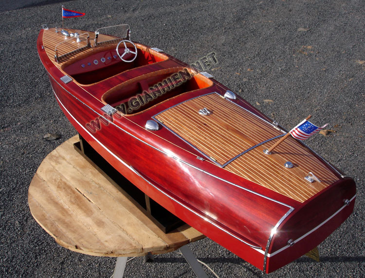 Chris Craft 1940 with flag pole, Chris Craft barrel back 1940, wooden model boat CHRIS CRAFT 1940, Chris Craft 1940 wooden model boat, Chris Craft 1940 American speed boat, Chris Craft 1940 custom model boat, model boat runabout 1940, wooden model boat CHRIS CRAFT runabout 1940, chris craft runabout model boat, handcrafted Chirs Craft model boat, woodenmodelboat chris craft, chris craft model for display, chris craft boat, american chris craft model boat, 1940 19' Chris Craft Barrel Back Runabout. model chris craft barrel back, Classic Chris Craft Barrel Back 1940's RC ready