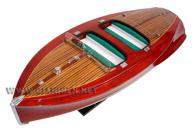 chris craft deluxe model, model boat chris craft, wooden model boat chris craft deluxe, deluxe chris craft boat, wooden boat chris craft, wooden model boat chris craft deluxe, hand-crafted chris craft model boat, MODEL BOAT CHRIS CRAFT DELUXE RUNABOUT 1942, Chris Craft DELUXE RUNABOUT 1942 model American speed boat, Chris Craft DELUXE RUNABOUT 1942 wooden ship model