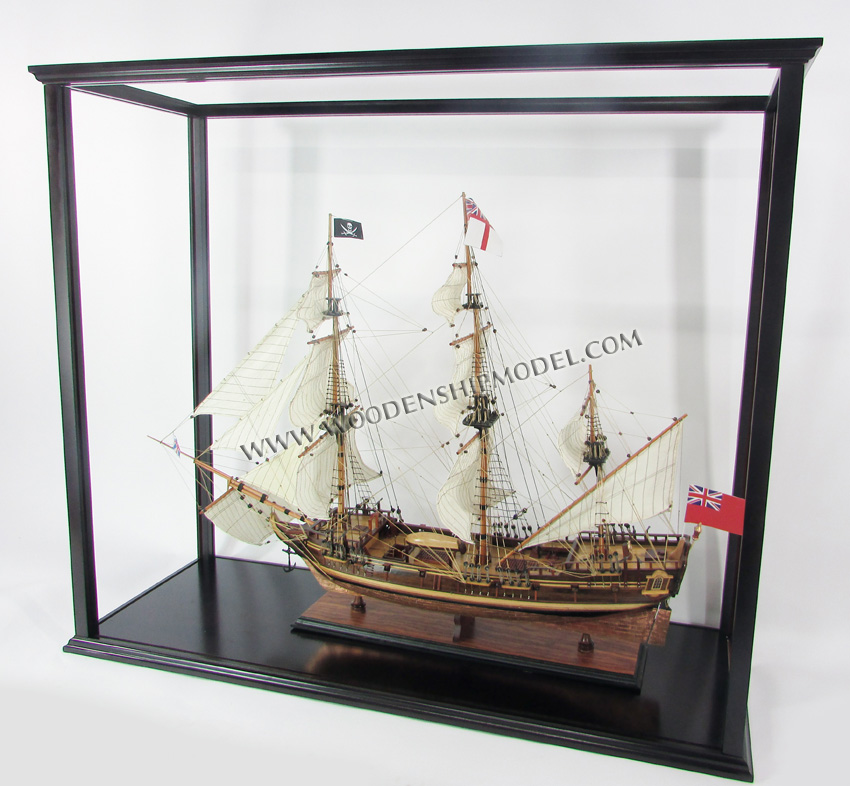 Display case for historic ships, training ships, schooners, sailing boats, assemble display case, display case for historic ships, display case for tall ships, display case for trainign ships, display cases for sailing boats, wooden display case, wood self-assemble display cases, diy display cases, table display cases, floor display cases