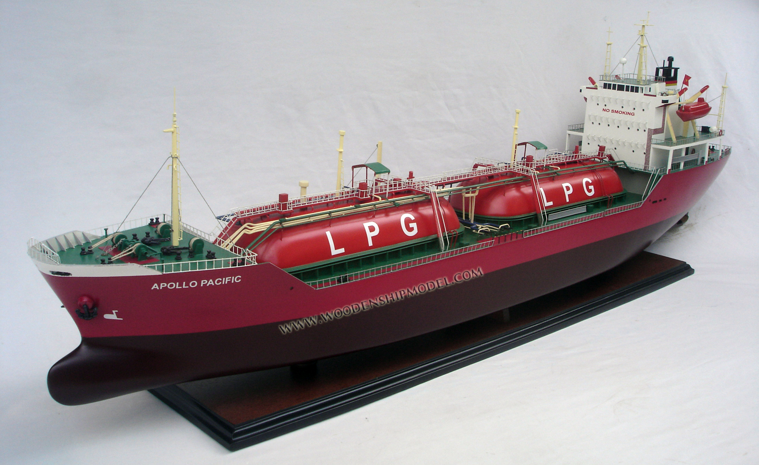 Model LPG Tanker Oceanus 09 deck