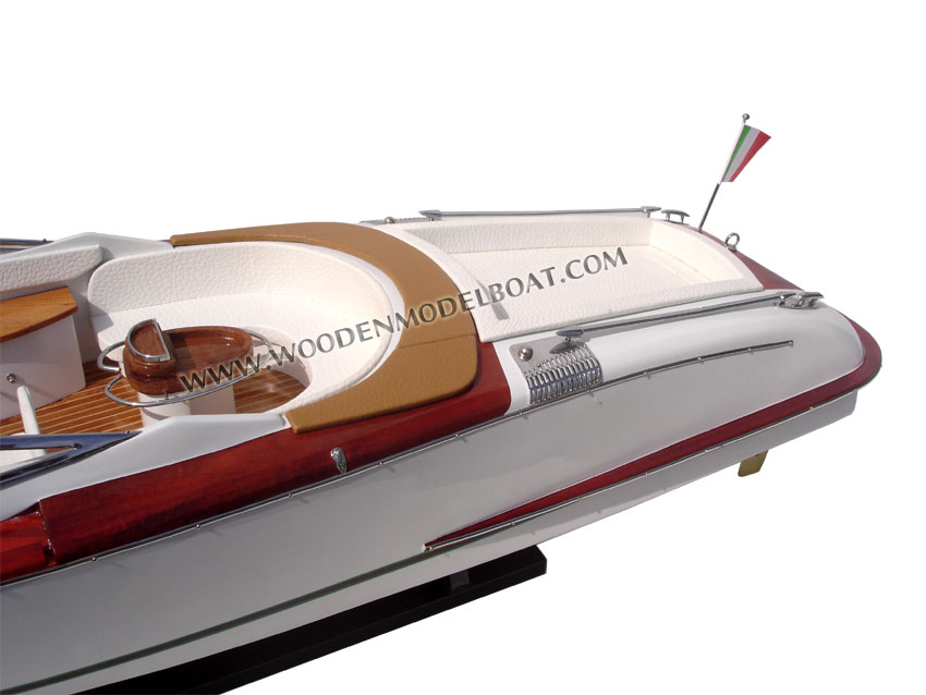 MODEL BOAT RIVA AQUARIVA GUCCI 2011 STERN