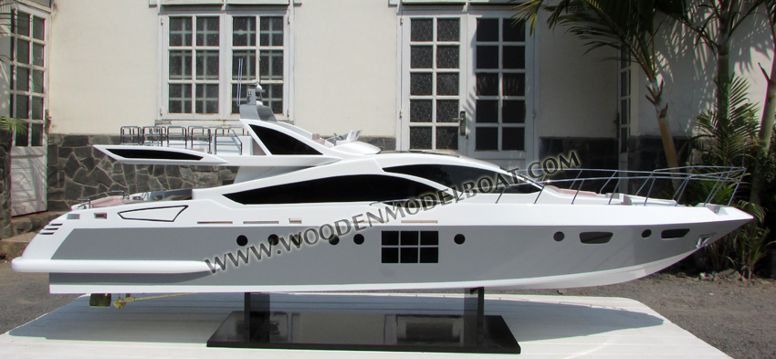 Quality Model Azimut Grande 120SL