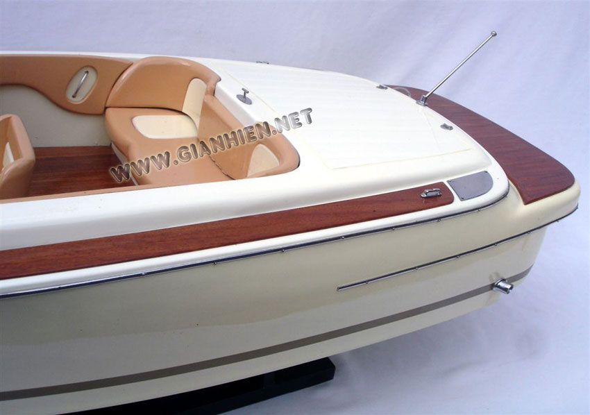 Chris Craft Lancer 20 Aft Deck