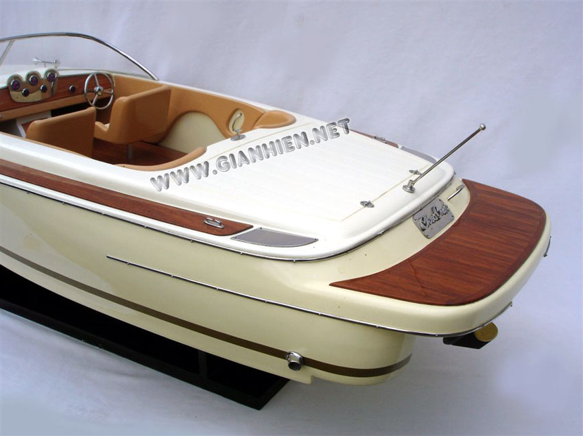 Chris Craft Lancer 20 Stern