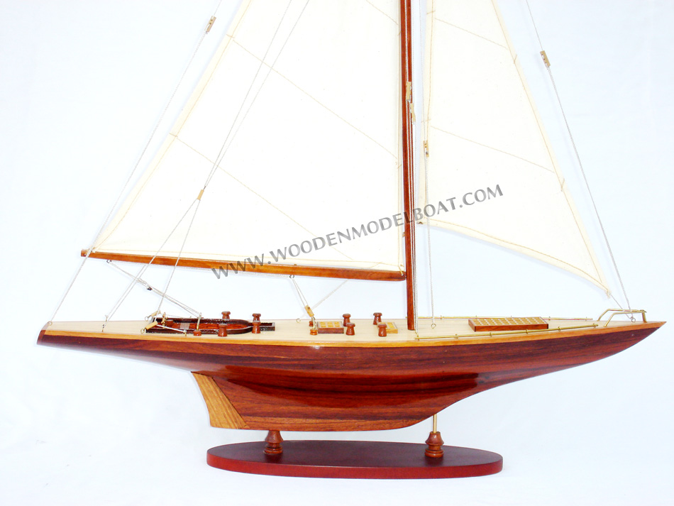 MODEL YACHT CONSTELLATION, Model yacht Constellation, Constellation AMERICA'S CUP COLLECTION, Constellation craft boat, Constellation J-class yacht, Constellation designed by Charles Ernest Nicholson, Constellation built in 1933 by Camper and Nicholsons at Gosport, Hampshire, hand-made Constellation yacht model, Constellation J Class model yacht, wooden yacht model Constellation, J class yacht Constellation shamrock endeavour, J class yacht Britannia, Endeavour and Shamrock V