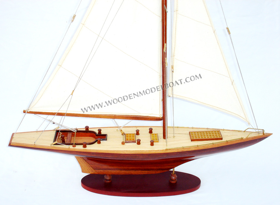 MODEL YACHT CONSTELLATION, Model yacht Constellation, Constellation AMERICA'S CUP COLLECTION, Constellation craft boat, Constellation J-class yacht, Constellation designed by Charles Ernest Nicholson, Constellation built in 1933 by Camper and Nicholsons at Gosport, Hampshire, hand-made Constellation yacht model, Constellation J Class model yacht, wooden yacht model Constellation, J class yacht Constellation shamrock endeavour, J class yacht Britannia, Endeavour and Shamrock V