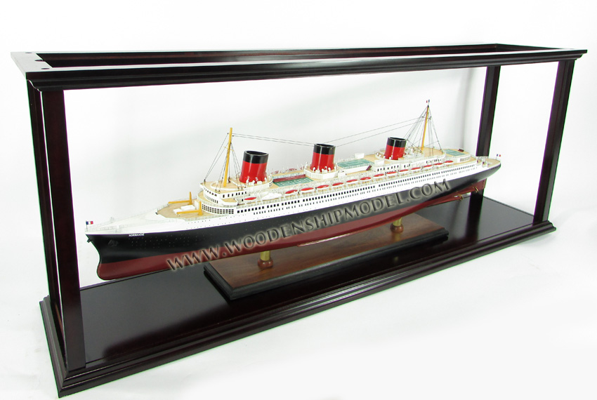 assemble display case, display case for cruise ships, ocean liners, display case for cruise ships, ocean liners, display case for training ships, display cases for sailing boats, wooden display case, wood self-assemble display cases, diy display cases, table display cases, floor display cases