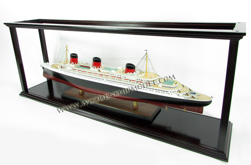 assemble display case, display case for cruise ships, ocean liners, display case for cruise ships, ocean liners, display case for training ships, display cases for sailing boats, wooden display case, wood self-assemble display cases, diy display cases, table display cases, floor display cases