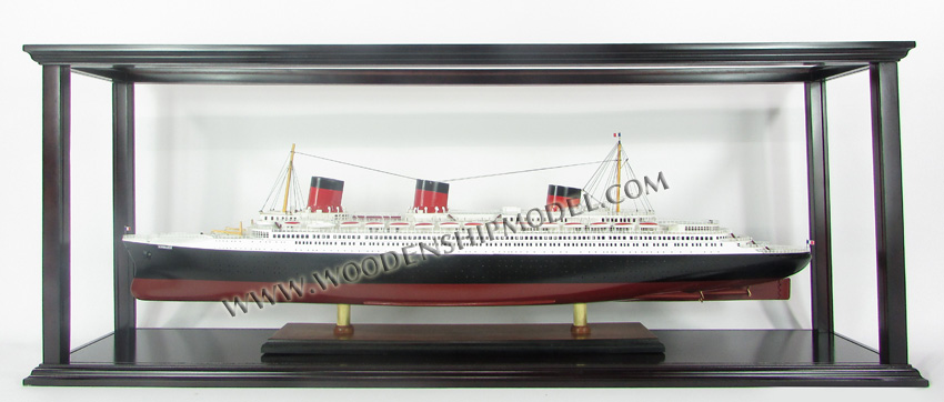 assemble display case, display case for cruise ships, ocean liners, display case for cruise ships, ocean liners, display case for training ships, display cases for sailing boats, wooden display case, wood self-assemble display cases, diy display cases, table display cases, floor display cases