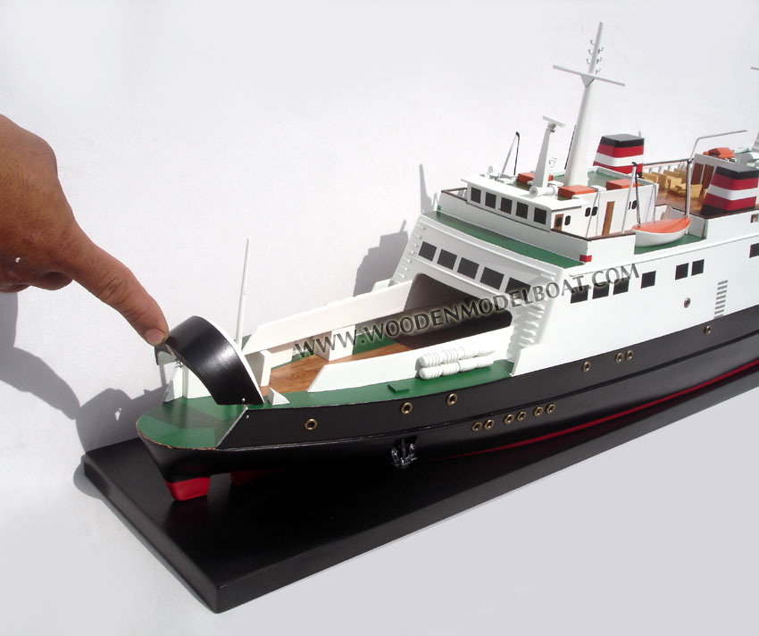 WOODEN MODEL FERRY M/F KRONBORG