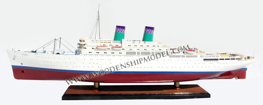 SS Independence - Oceanic Ship Model