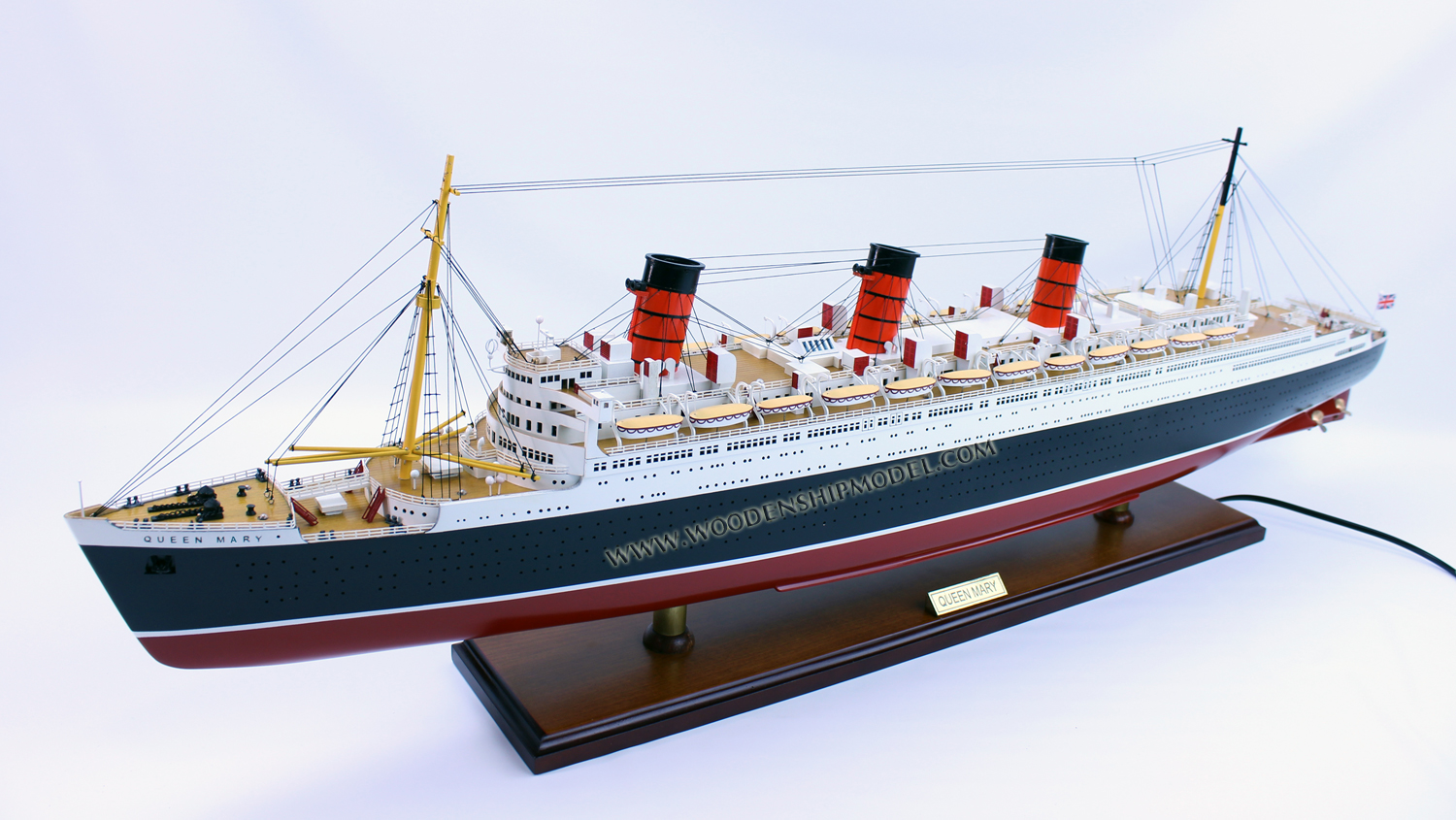 RMS Queen Mary scale model ship, wooden ship model RMS Queen Mary, quality model ship RMS Queen Mary, RMS Queen Mary model ready for display, display model ship RMS Queen Mary, scale model ship RMS Queen Mary, high quality ship model RMS Queen Mary, cunard ship models