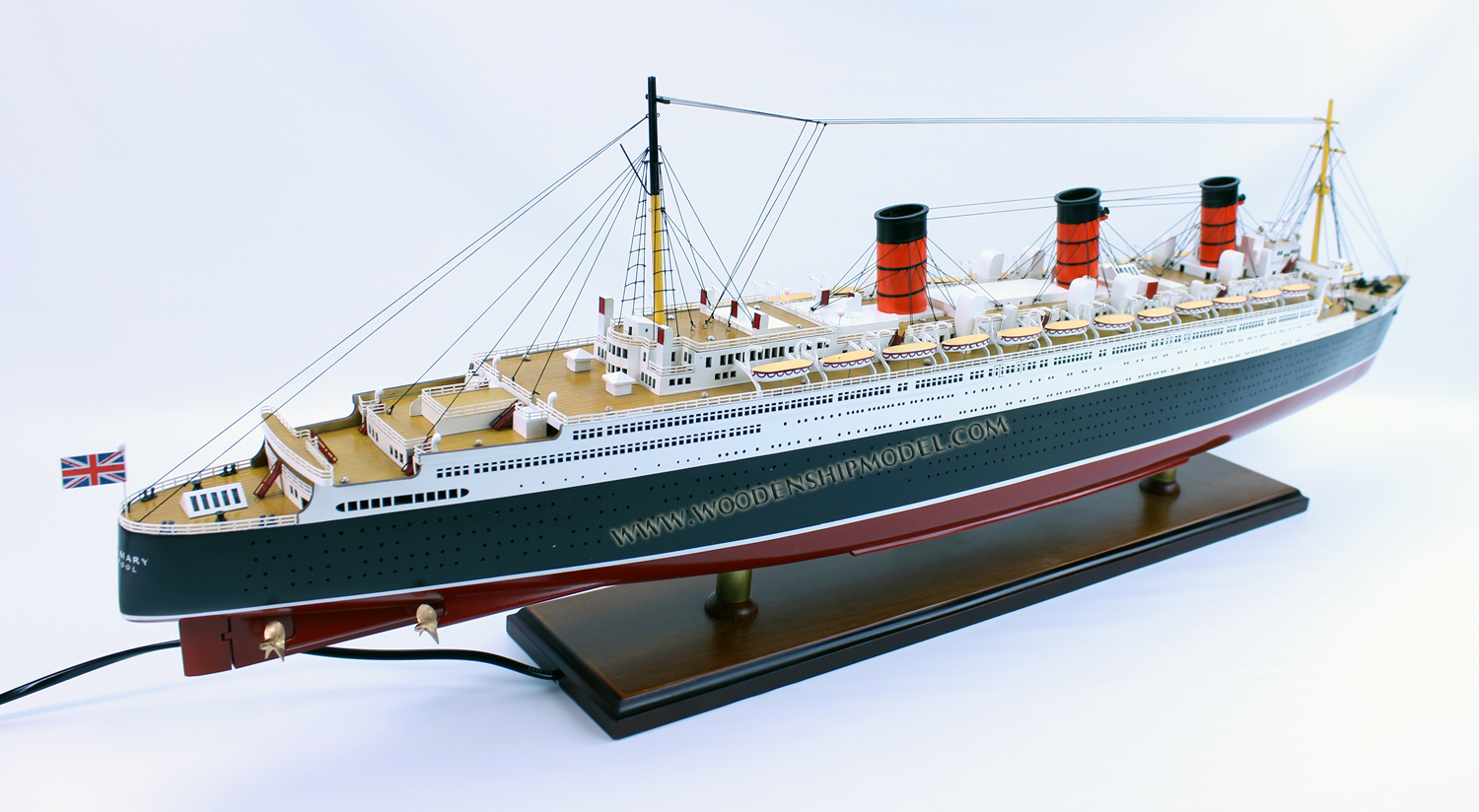 RMS Queen Mary scale model ship, wooden ship model RMS Queen Mary, quality model ship RMS Queen Mary, RMS Queen Mary model ready for display, display model ship RMS Queen Mary, scale model ship RMS Queen Mary, high quality ship model RMS Queen Mary, cunard ship models