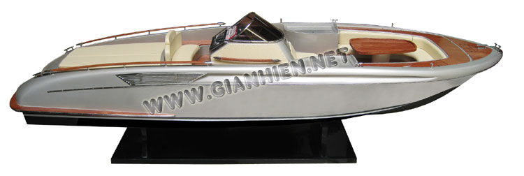 Model Riva Sunriva ready for display