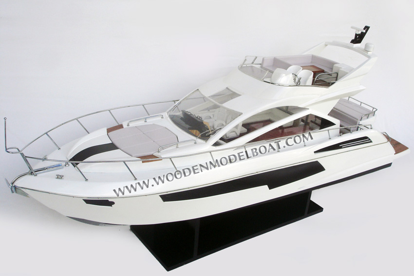 Handmade Model Yacht Sunseeker 68 ready for display