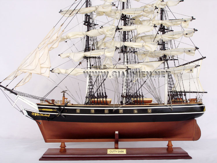 Clipper ship Cutty sark, Cutty Sark, Cutty Sark historic ship, Cutty Sark tall ship, Cutty Sark wooden model ship, Cutty Sark model handicrafted ship, Cutty Sark model handicraft boat, wooden model boat handicraft Cutty Sark, model historic ship Cutty Sark, model handicrafted ship Cutty Sark