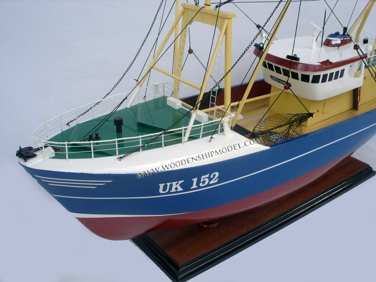 Deo Duce UK 152 model boat, Deo Duce UK 152 museum ship, Deo Duce UK 152 Netherlands, Deo Duce UK 152 tugboat model, model tug boat Deo Duce UK 152, Deo Duce UK 152 ship model ready for display, Deo Duce UK 152 Ocean-going Tug, Deo Duce UK 152 Rotterdam model ship, Deo Duce UK 152 Rotterdam model tug boat, towing boat Deo Duce UK 152 model, handcrafted Deo Duce UK 152 tug boat model, wooden model tug boat Deo Duce UK 152, wooden ship model Deo Duce UK 152</body>