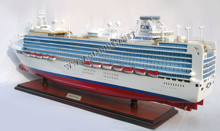 Diamond Princess Model Ship