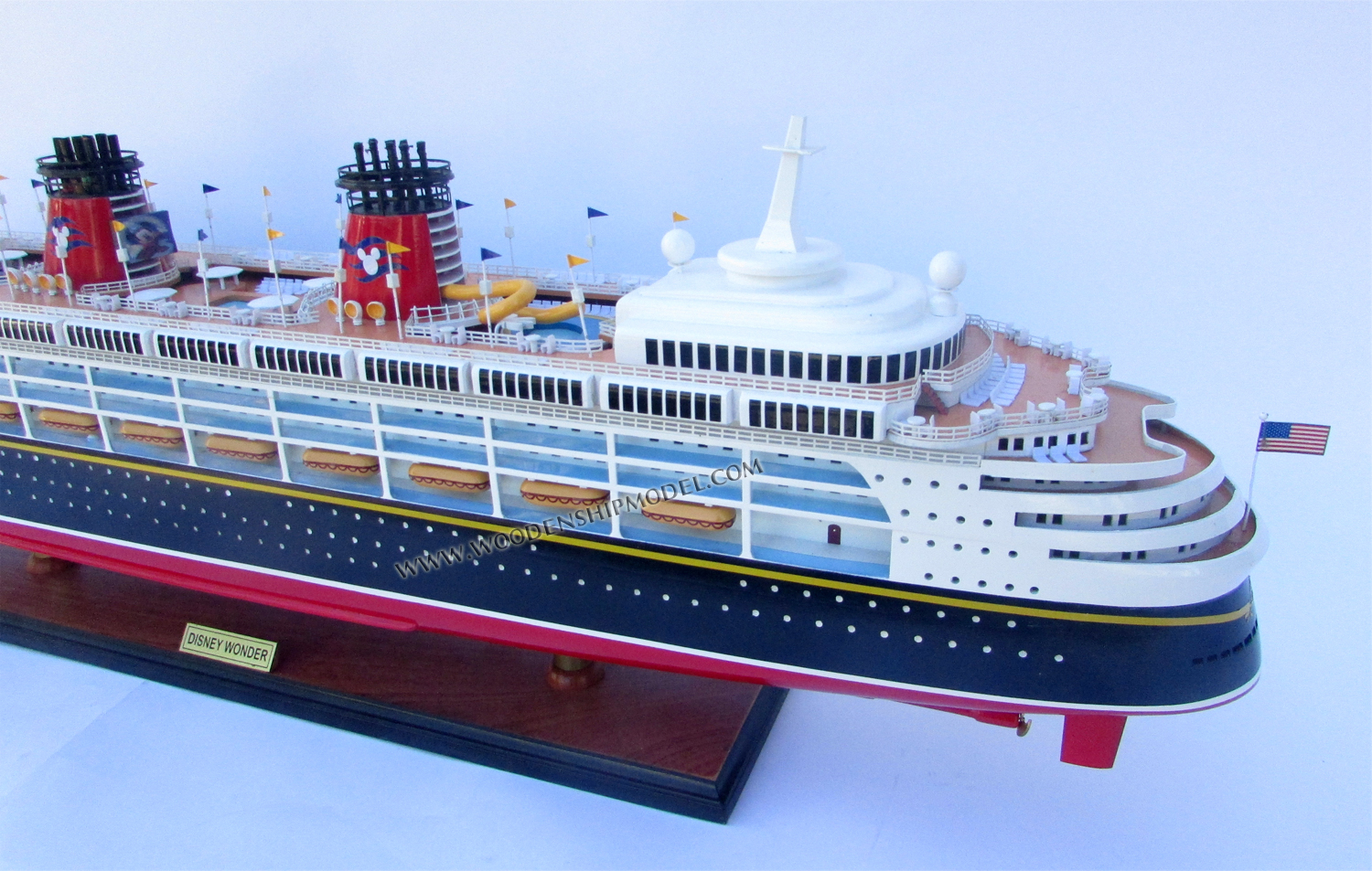  Disney Wonder Stern