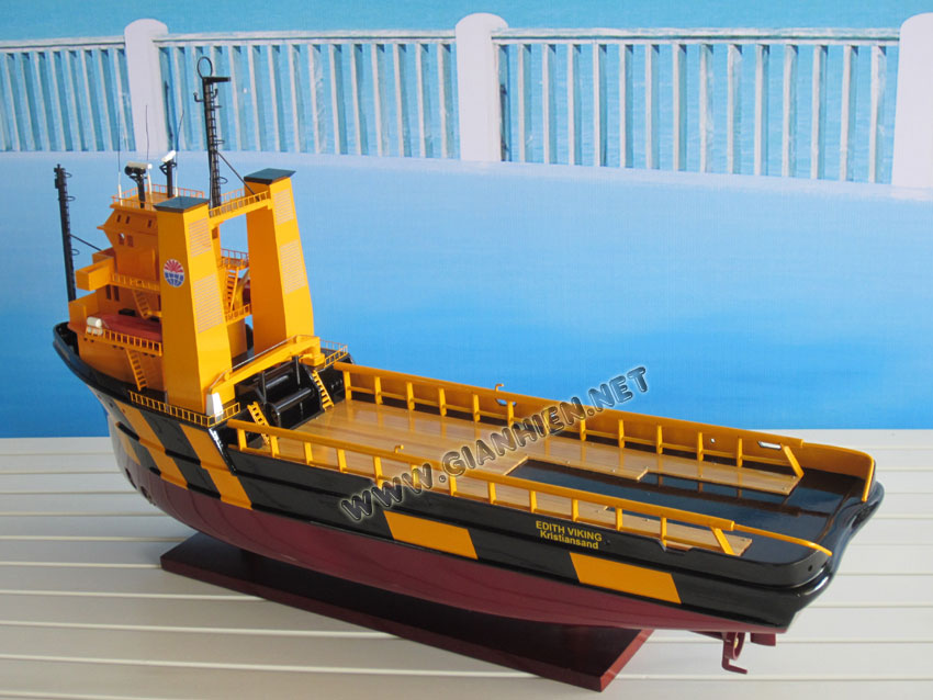 Edith Viking Tug Boat - Work Boat from stern