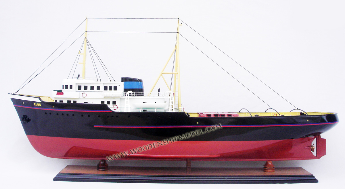 Elbe model boat, Elbe museum ship, Elbe Netherlands, Elbe tugboat model, model tug boat Elbe, Elbe ship model ready for display, Elbe Ocean-going Tug, Elbe Rotterdam model ship, Elbe Rotterdam model tug boat, towing boat Elbe model, handcrafted Elbe tug boat model, wooden model tug boat Elbe, wooden ship model Elbe