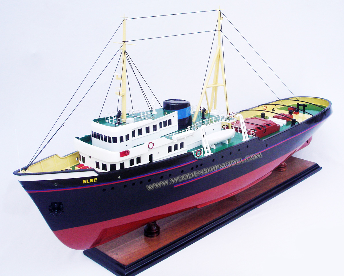 Elbe model boat, Elbe museum ship, Elbe Netherlands, Elbe tugboat model, model tug boat Elbe, Elbe ship model ready for display, Elbe Ocean-going Tug, Elbe Rotterdam model ship, Elbe Rotterdam model tug boat, towing boat Elbe model, handcrafted Elbe tug boat model, wooden model tug boat Elbe, wooden ship model Elbe