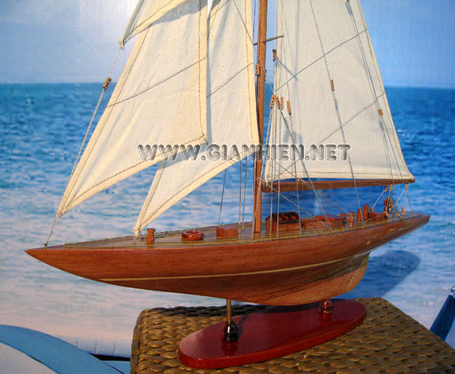 sailboat Enterprise, enterprise sailing boat model, model yacht enterprise, enterprise model boat for display, american yacht models, america cup collection model yachts, yacht model enterprise, enterprise J Class yacht, J class model yachts enterprise, Enterprise wood finished bow view