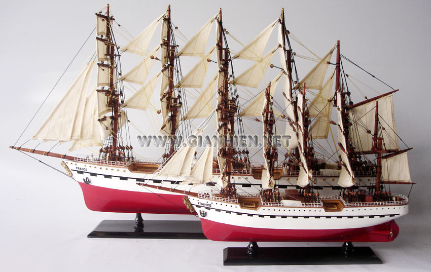 France II set of two, France II, France II tall ship, France II historic ship, France II wooden model ship, France II model handicrafted ship, France II model handicraft boat, wooden model boat handicraft France II, model historic ship France II, model handicrafted ship France II