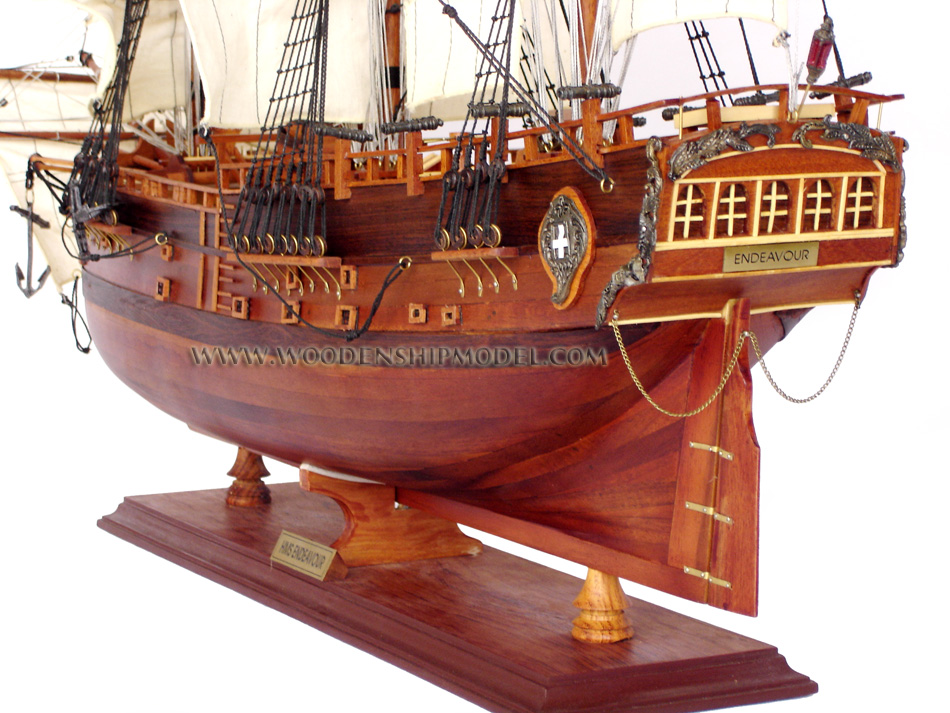 MODEL HM BARK ENDEAVOUR SAILS -  RIGGINGS, HMS Endeavour, HMS Endeavour tall ship, HMS Endeavour historic ship, HMS Endeavour wooden model ship handicraft, HMS Endeavour American model ship, model English historic ship HMS Endeavour, HM Bark Endeavour ship model