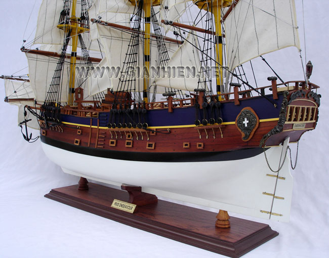 HMS Endeavour James Cook ship model, HMS Endeavour tall ship, HMS Endeavour historic ship, HMS Endeavour wooden model ship handicraft, HMS Endeavour Australian model ship, model English historic ship HMS Endeavour, HM Bark Endeavour ship model, wooden ship model HMS Endeavour, Handcrafted ship model HMS Endeavour, wooden model boat