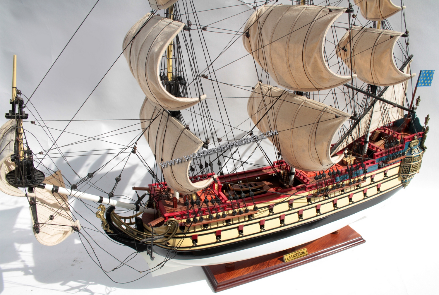 Woodenshipmodel la licorne