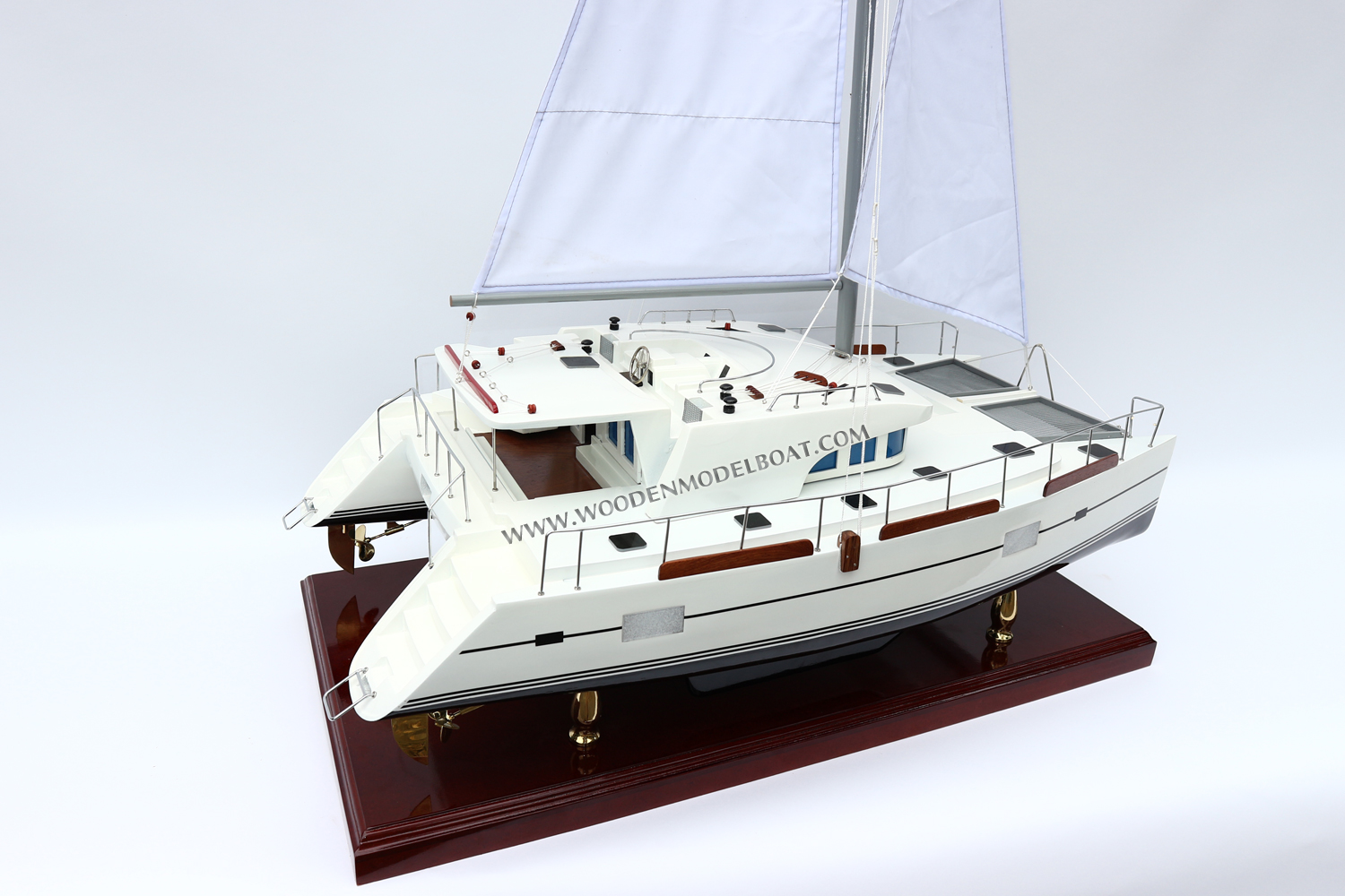 Model Lagoon 440 Catamaran