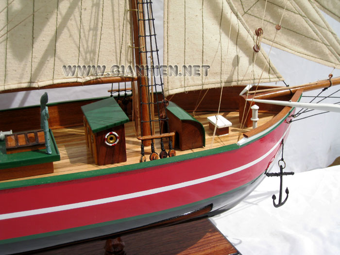 Model Ship Lila Dan Bow