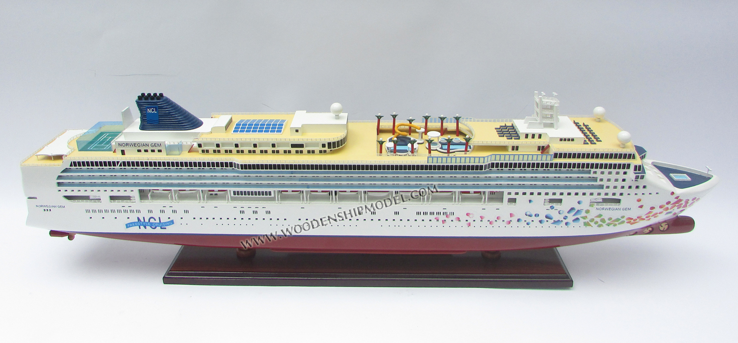 Model cruise ship Norwegian Gem